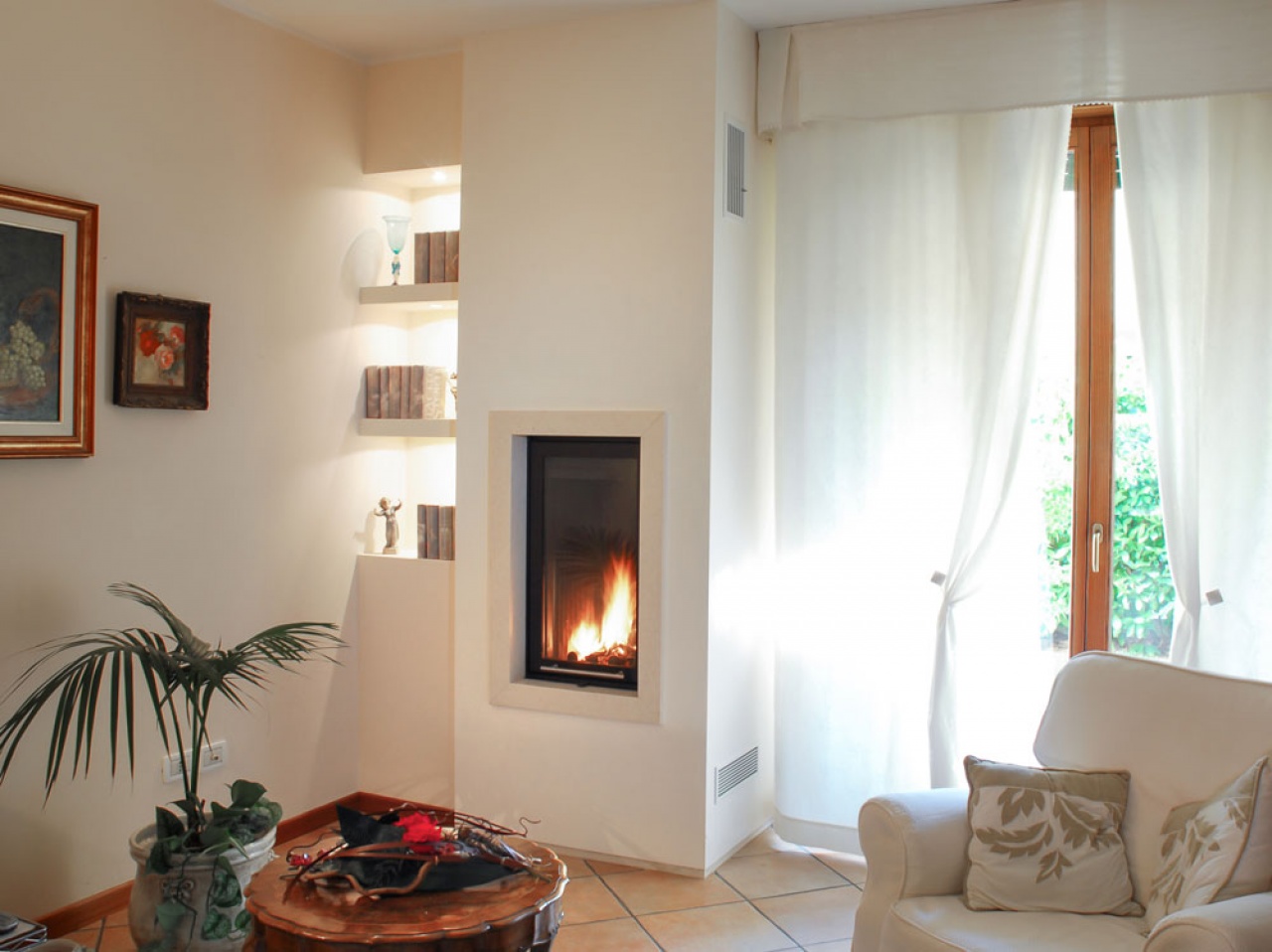 Caminetto moderno frontale verticale