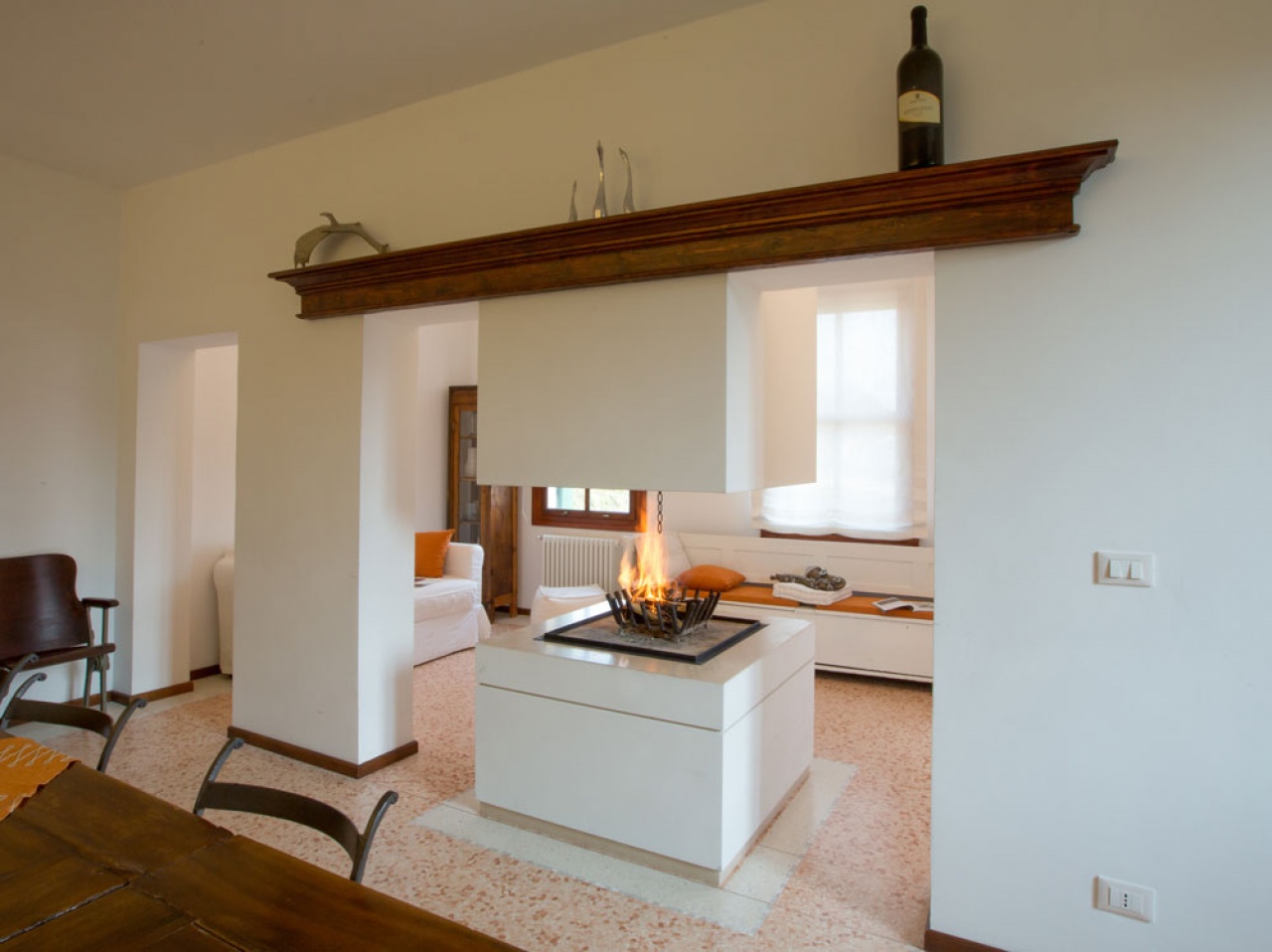 Caminetto Fogolar &ndash; Larin dal design moderno